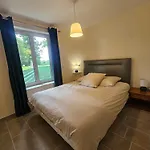 בית נופש Le Bucher Du Chateau Barbeville